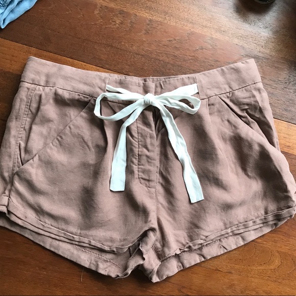 Aritzia Pants - Aritzia - Wilfred shorts